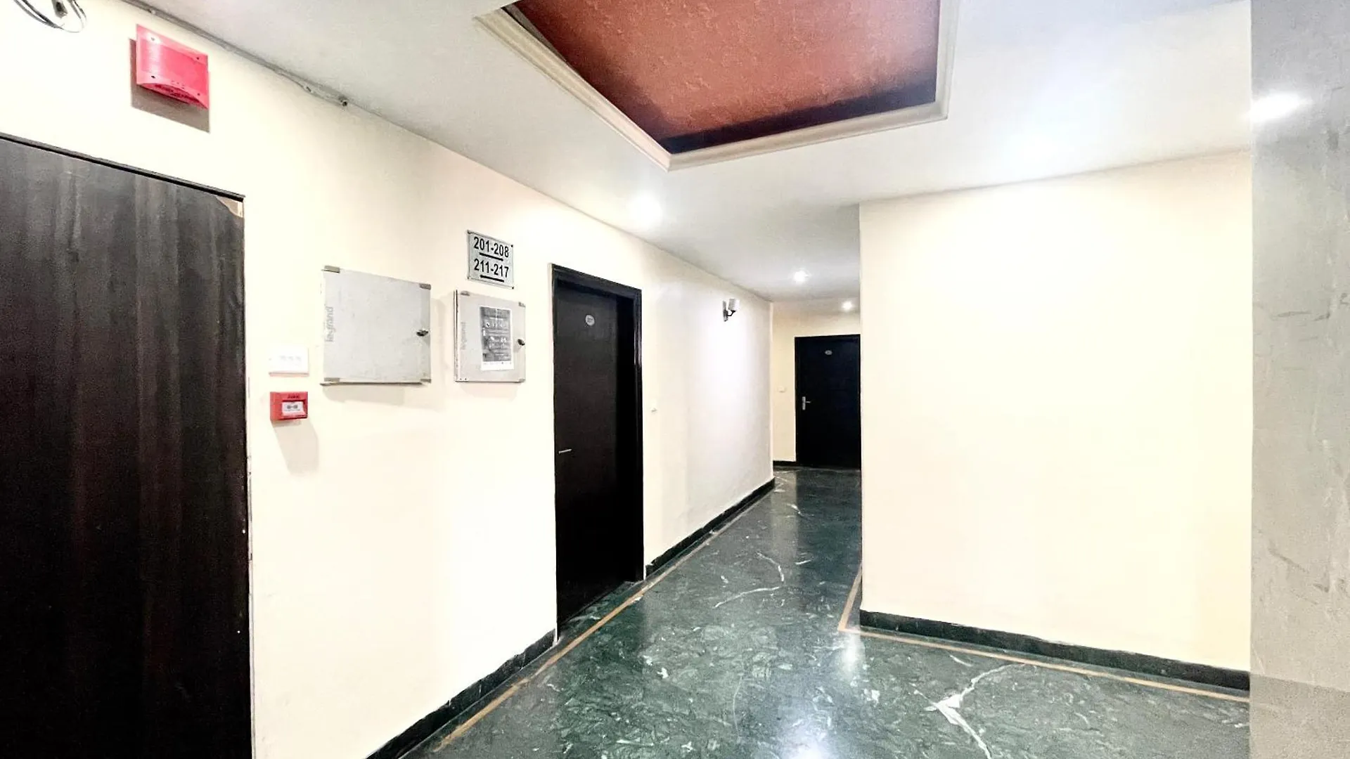 Hotel P Palace ! Varanasi Fully-Air-Conditioned-Hotel Lift-And-Parking-Availability, Near Kashi Vishwanath Temple, And Ganga Ghat 4*,  India